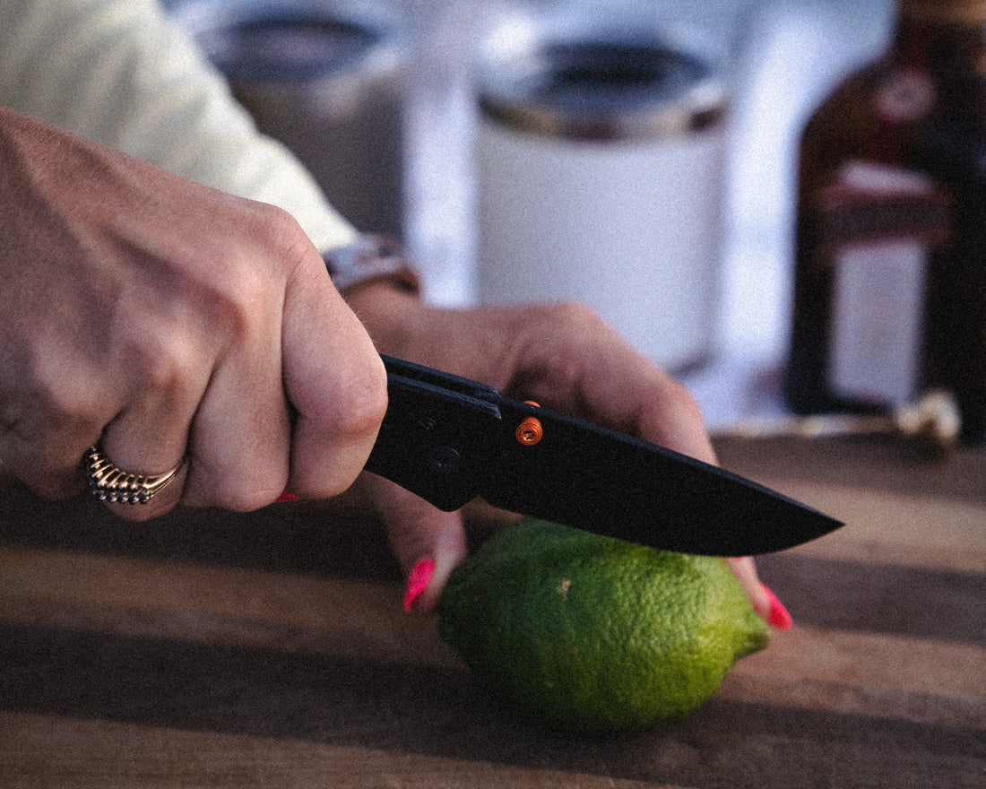 Knife cutting lime